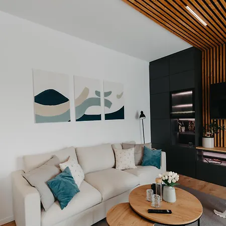 Le Lys Dor With Private Parking Apartment