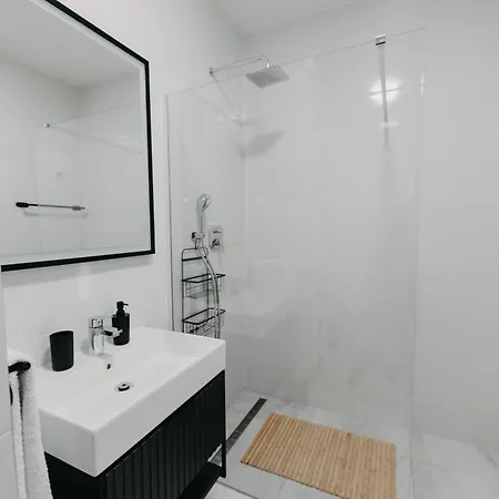 Apartment Le Lys Dor With Private Parking *